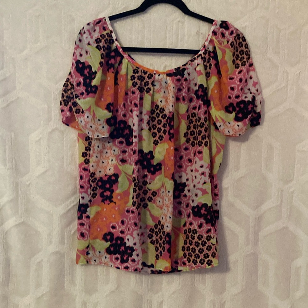 EUC  Kaari Blue Lightweight Short Sleeves Blouse